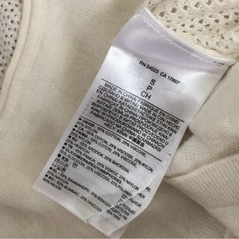 3/$25 Banana Republic Women Cream Perforated Back Knit Sweater Size Small Preppy